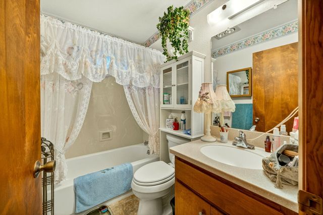 185 October Lane, Merlin, OR 97532