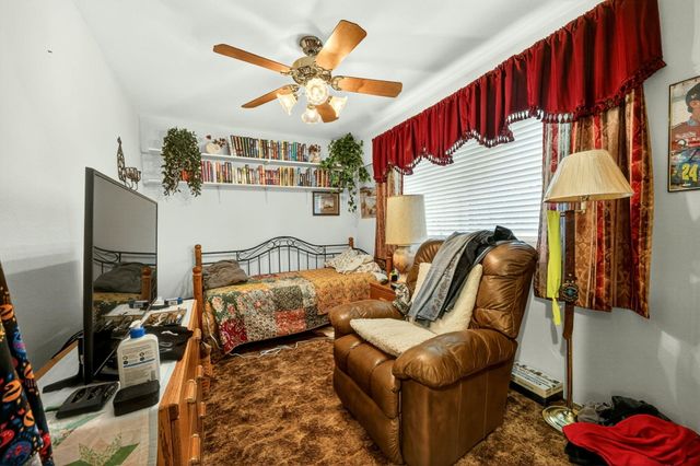 185 October Lane, Merlin, OR 97532