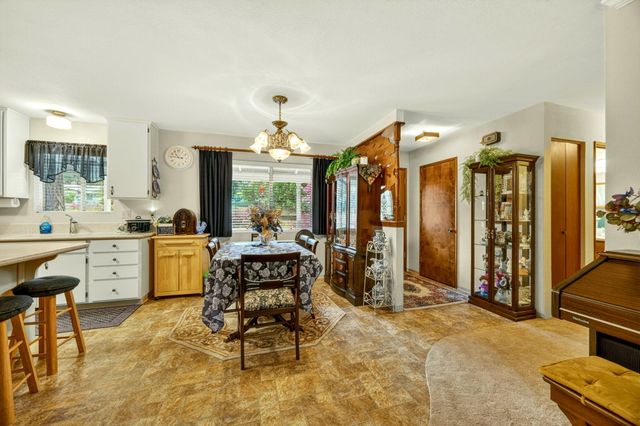 185 October Lane, Merlin, OR 97532