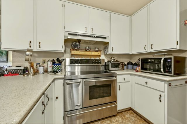 185 October Lane, Merlin, OR 97532