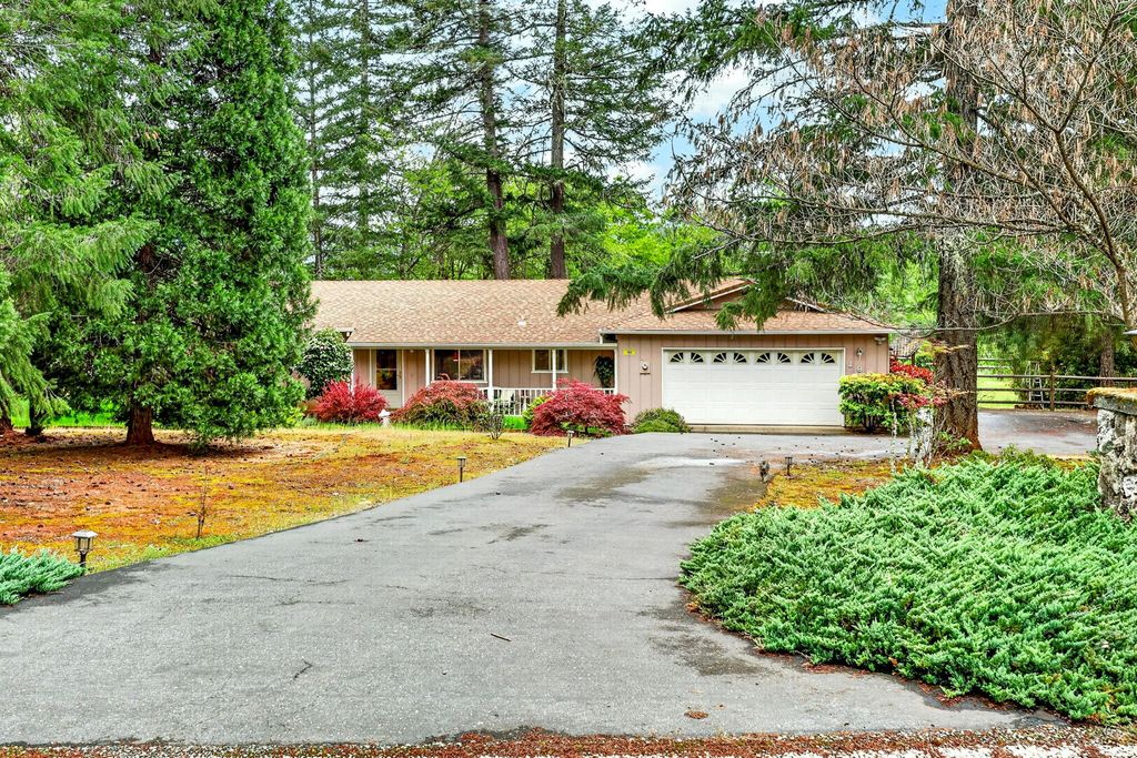 185 October Lane, Merlin, OR 97532