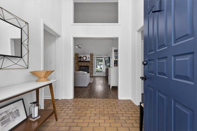 607 NE Pinehurst Street, Lee's Summit, MO 64064