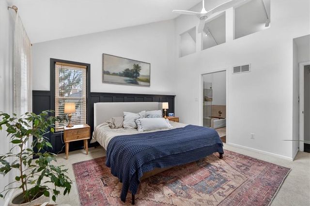 607 NE Pinehurst Street, Lee's Summit, MO 64064