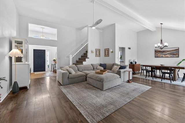 607 NE Pinehurst Street, Lee's Summit, MO 64064