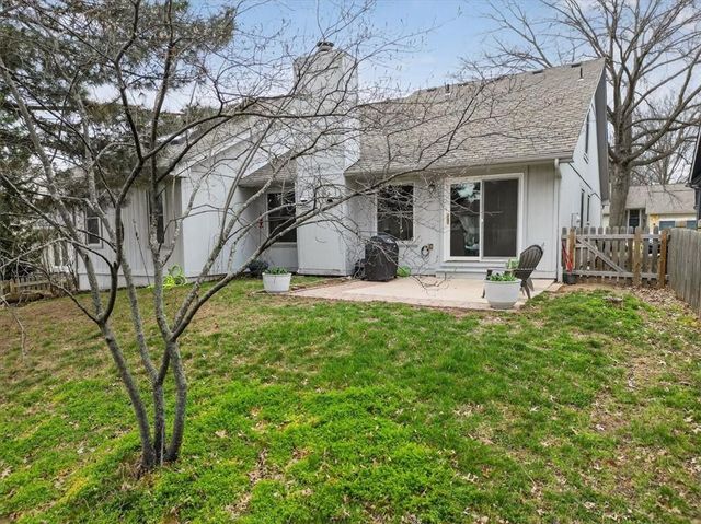 607 NE Pinehurst Street, Lee's Summit, MO 64064