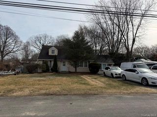 1393 Gardiner Drive, Bay Shore, NY 11706