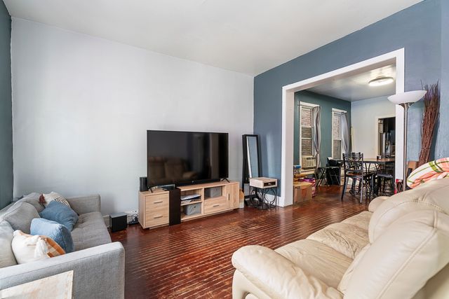 1520 N Washtenaw Avenue, Chicago, IL 60622