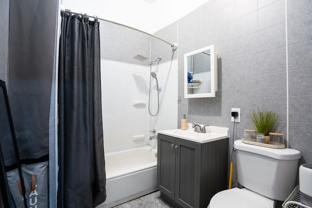 1520 N Washtenaw Avenue, Chicago, IL 60622