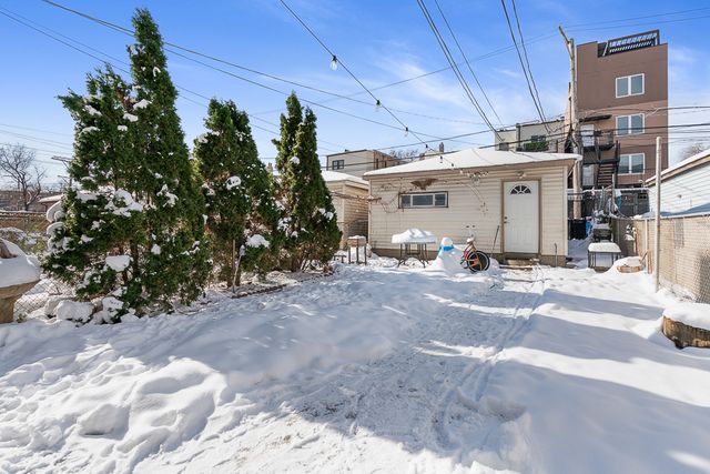 1520 N Washtenaw Avenue, Chicago, IL 60622