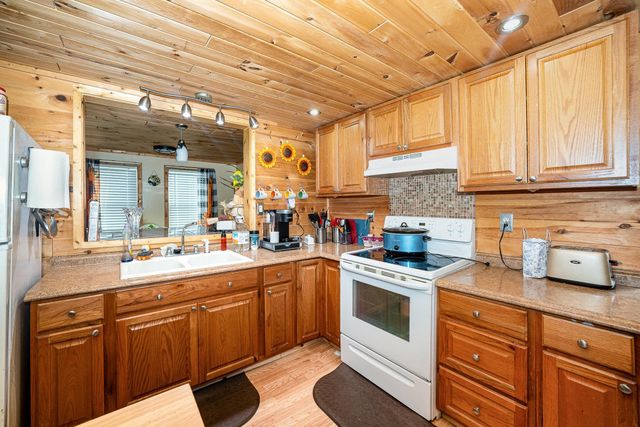 8741 S Old State Avenue, Farwell, MI 48622