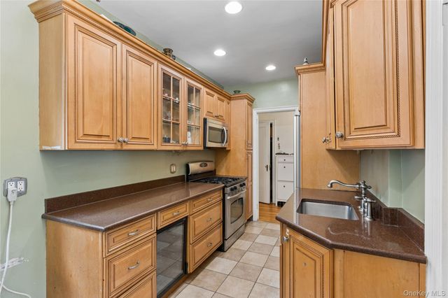 73-20 Austin Street 1E, Forest Hills, NY 11375