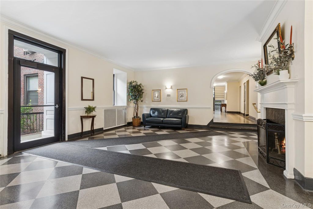 73-20 Austin Street 1E, Forest Hills, NY 11375 — photo 2