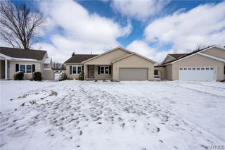 13 Alexander Parkway, Pendleton, NY 14120