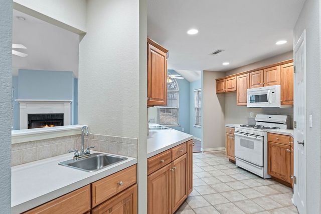 612 E Ash Street, Fayetteville, AR 72703