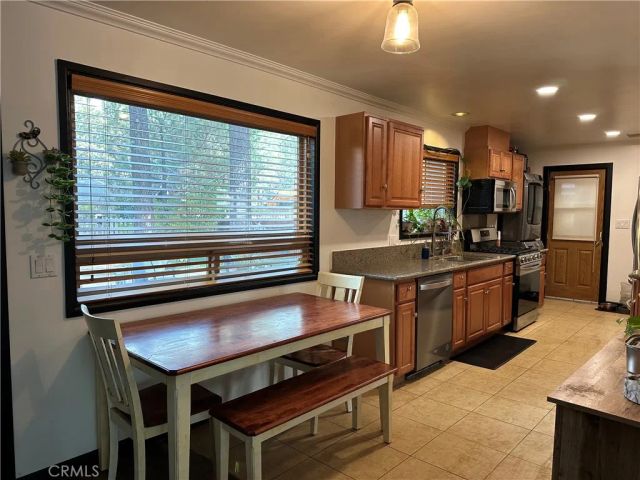 867 B Lane, Big Bear City, CA 92314