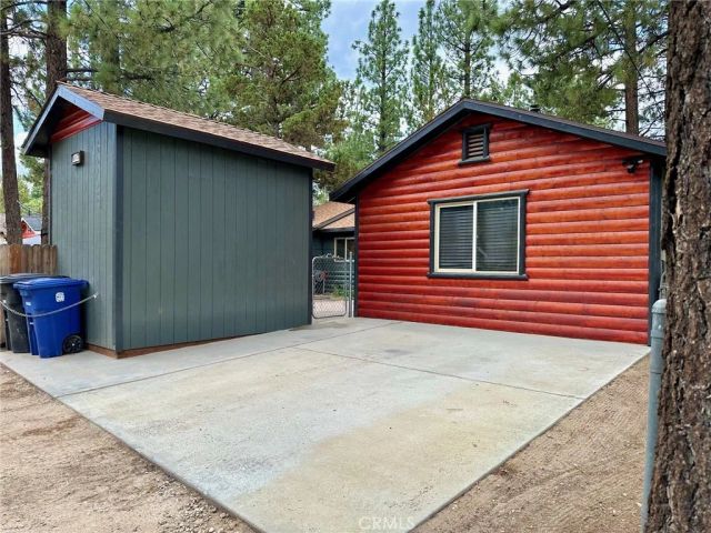 867 B Lane, Big Bear City, CA 92314