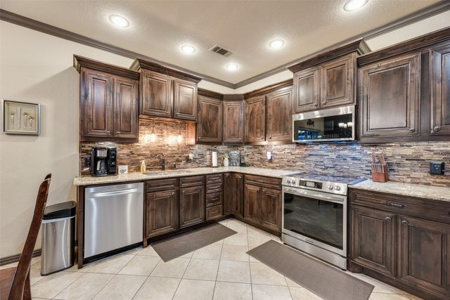 1132 Chartres Street, Oak Ridge, TX 75142