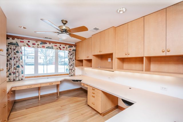 3843 Springdale Avenue, Glenview, IL 60025