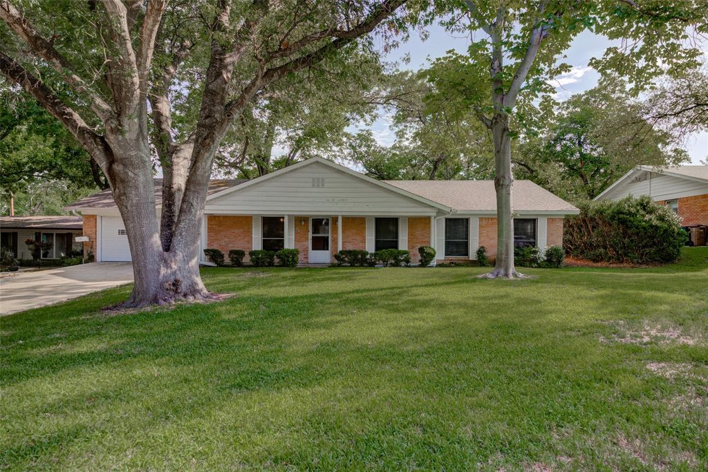 2502 Greenlawn PKWY, Austin, TX 78757