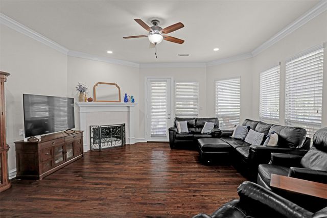20 Glistening Pond Drive, Frisco, TX 75034