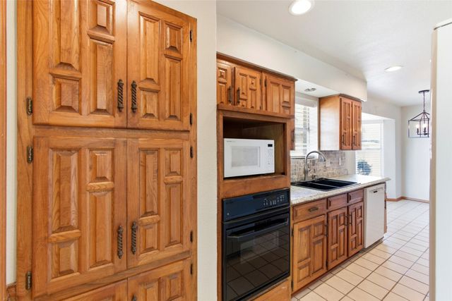 2401 E Windsor Drive, Denton, TX 76209