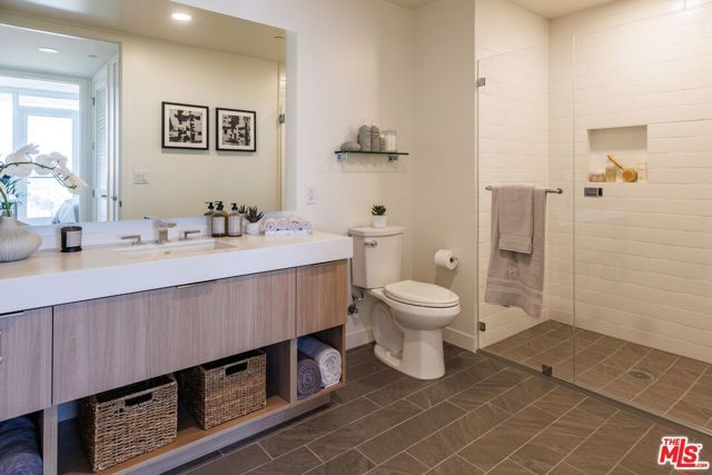 11750 Wilshire Boulevard 2305, Los Angeles, CA 90025
