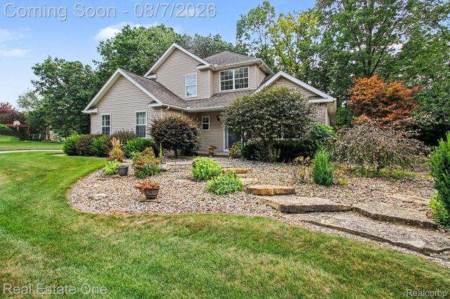 7926 Forest Creek Court, Hamburg Township, MI 48189