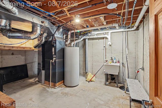 7926 Forest Creek Court, Hamburg Township, MI 48189