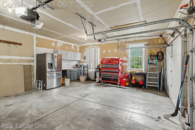 7926 Forest Creek Court, Hamburg Township, MI 48189