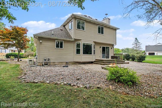 7926 Forest Creek Court, Hamburg Township, MI 48189