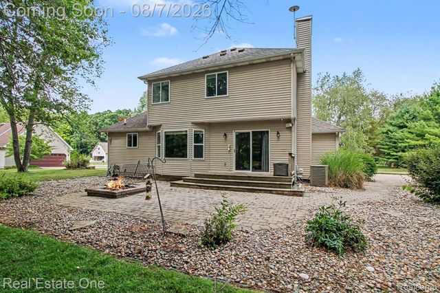 7926 Forest Creek Court, Hamburg Township, MI 48189