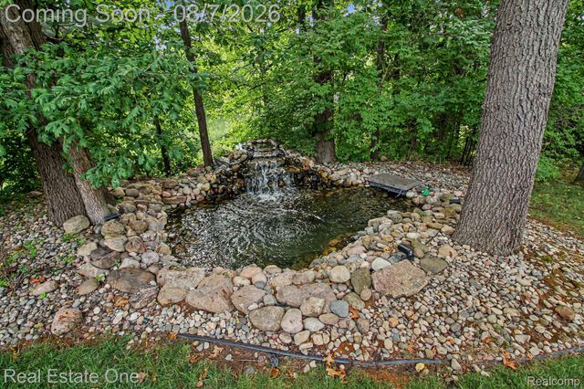 7926 Forest Creek Court, Hamburg Township, MI 48189