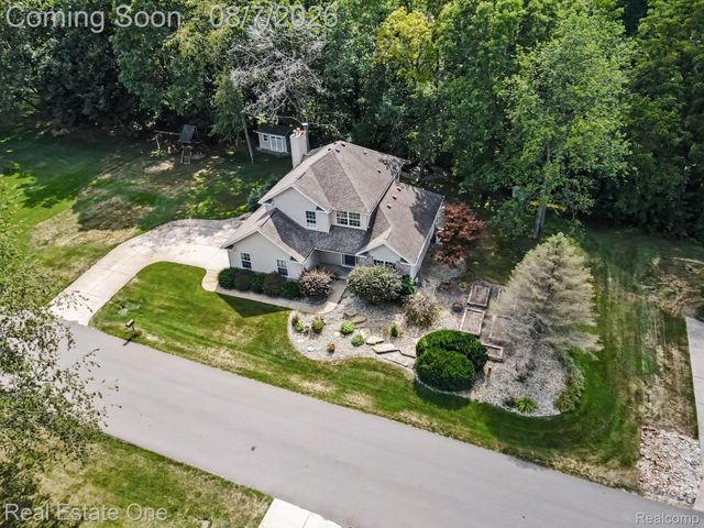 7926 Forest Creek Court, Hamburg Township, MI 48189
