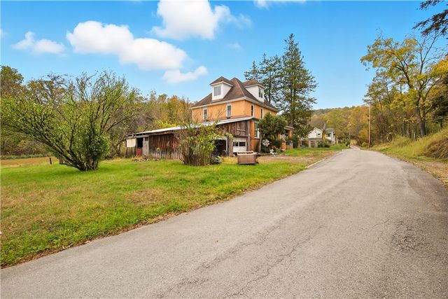 103 Wash Run Rd, Saltlick Twp, PA 15446