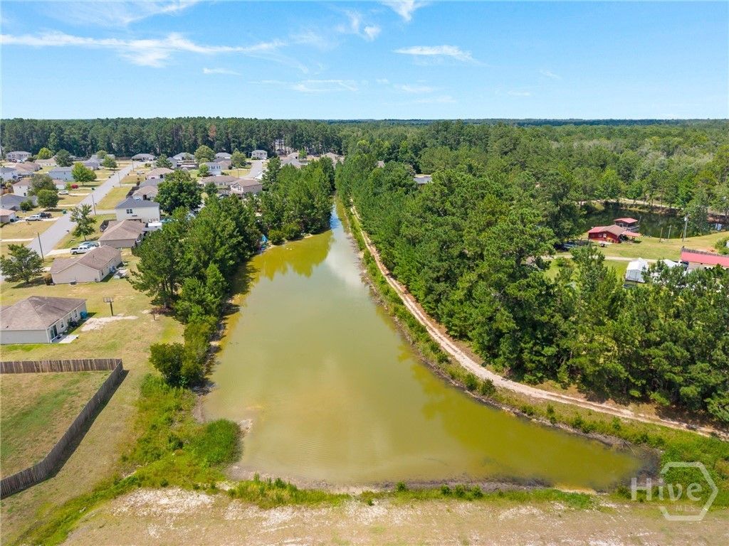 Image 37 of property listing at 13 Crossgate Way, Guyton, GA 31312