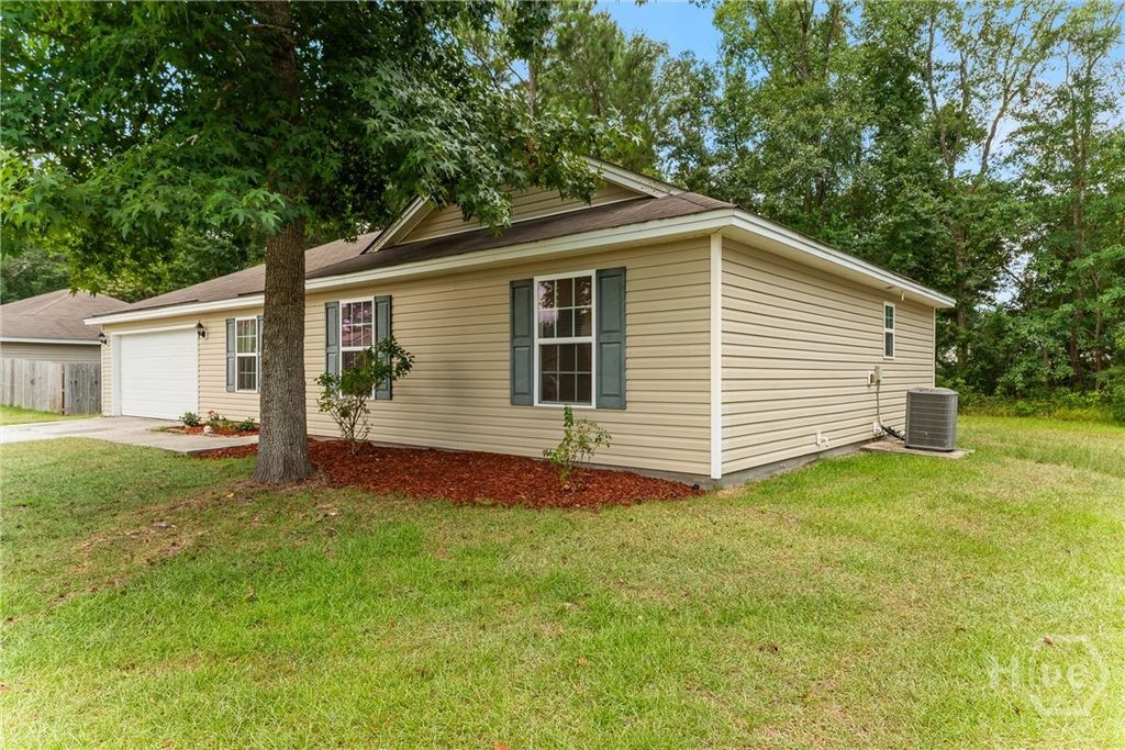 Image 4 of property listing at 13 Crossgate Way, Guyton, GA 31312