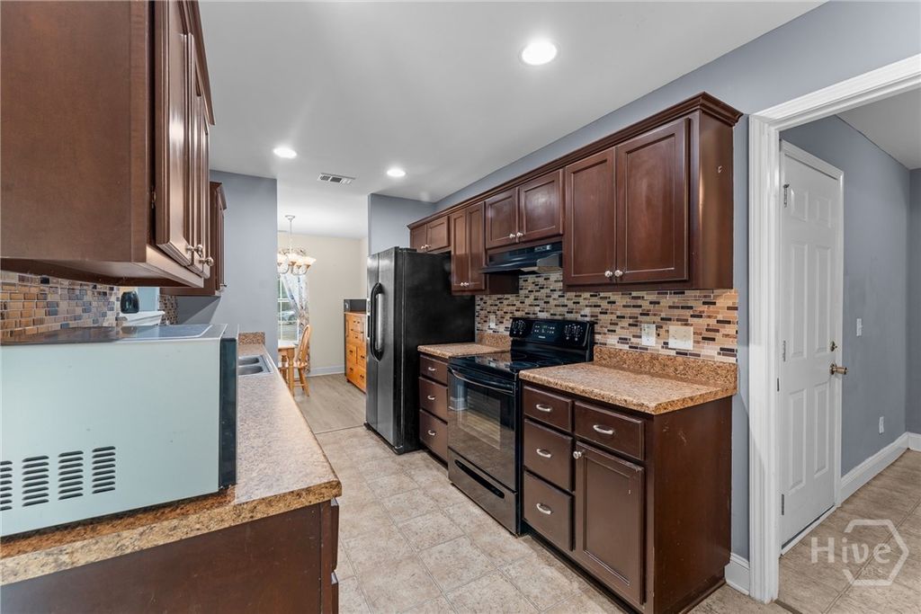 Image 9 of property listing at 13 Crossgate Way, Guyton, GA 31312
