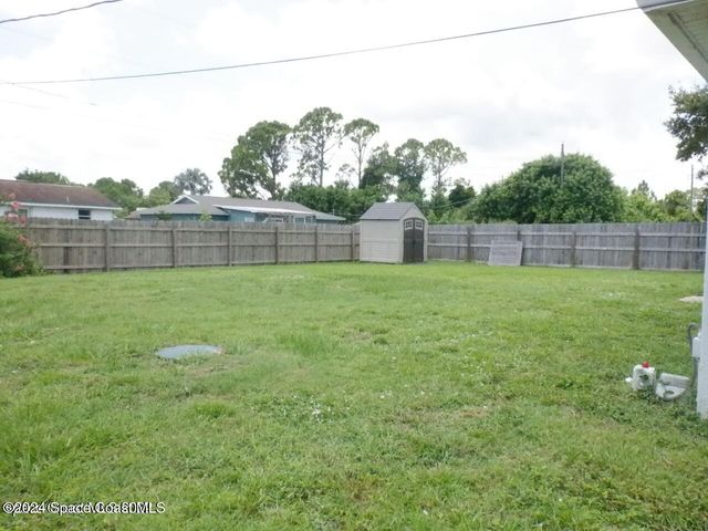 880 Brickell Street SE, Palm Bay, FL 32909