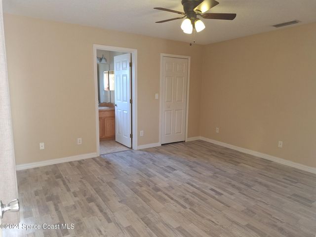 880 Brickell Street SE, Palm Bay, FL 32909