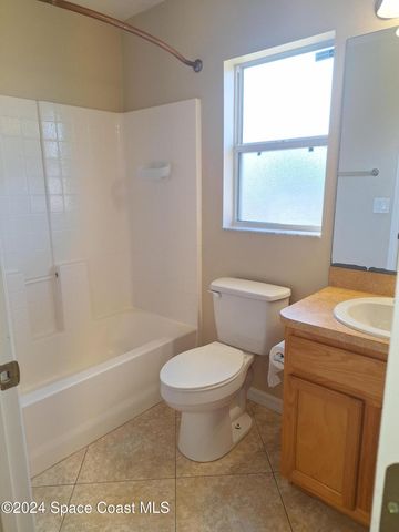 880 Brickell Street SE, Palm Bay, FL 32909