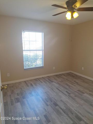 880 Brickell Street SE, Palm Bay, FL 32909