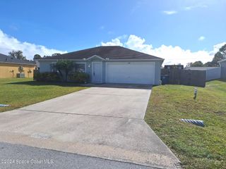 880 Brickell Street SE, Palm Bay, FL 32909