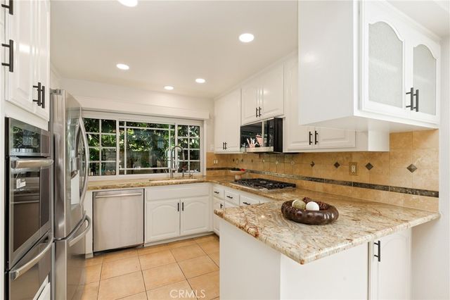 17034 Avenida Suenos, Fountain Valley, CA 92708