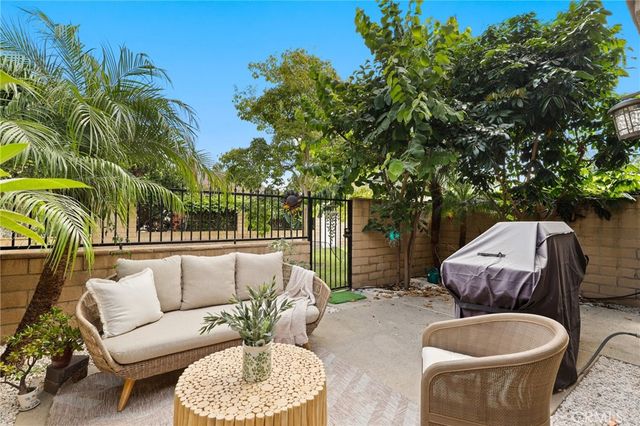 17034 Avenida Suenos, Fountain Valley, CA 92708