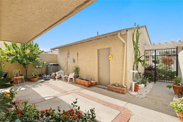 17034 Avenida Suenos, Fountain Valley, CA 92708