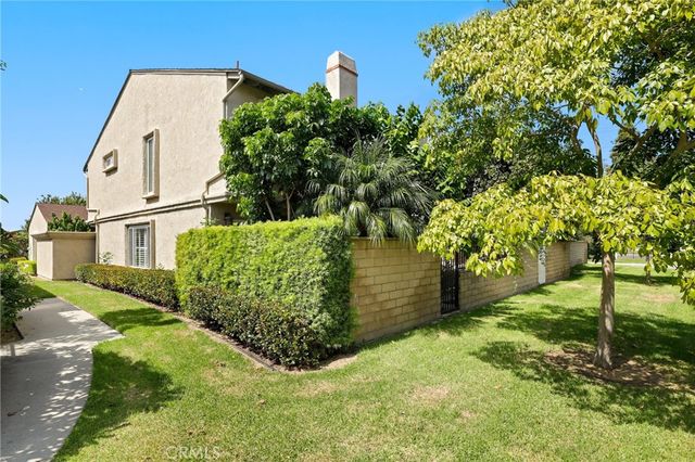 17034 Avenida Suenos, Fountain Valley, CA 92708