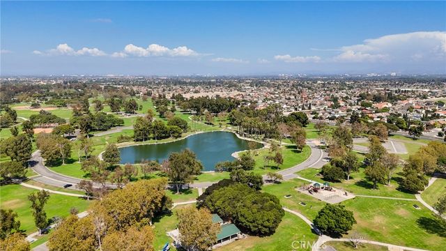 17034 Avenida Suenos, Fountain Valley, CA 92708