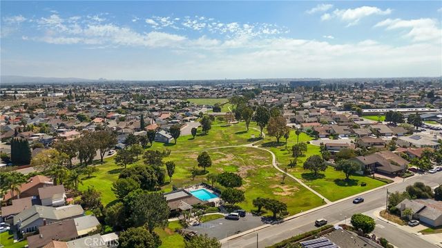 17034 Avenida Suenos, Fountain Valley, CA 92708