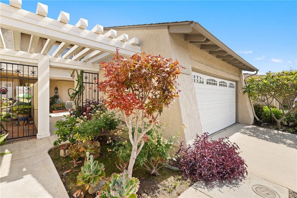 17034 Avenida Suenos, Fountain Valley, CA 92708 — photo 2
