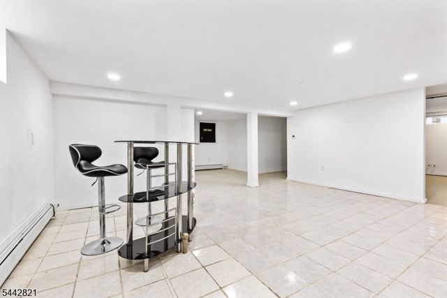 800 N Washington Ave, Dunellen Boro, NJ 08812